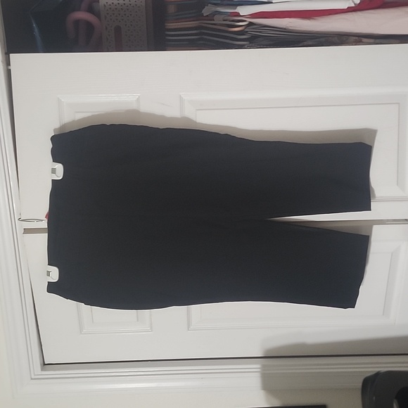 Capris - Picture 1 of 3